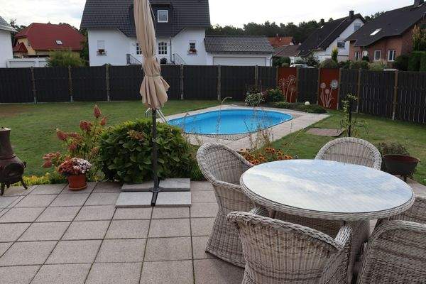 Garten und Pool