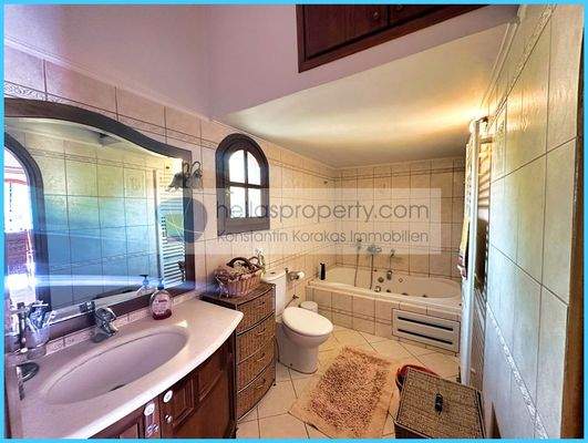 455c70707b1247db81254a9d3352cf08-original