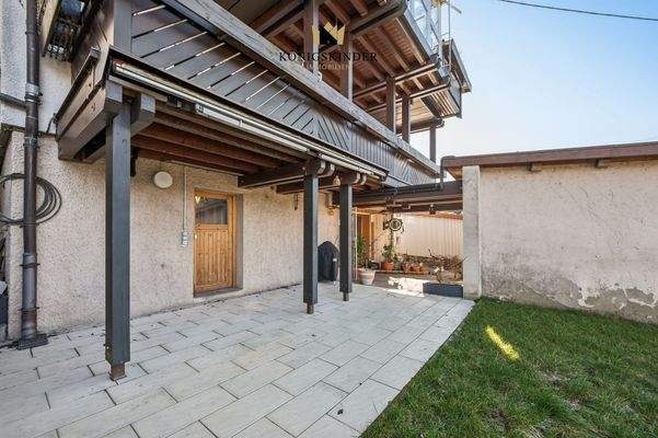 Terrasse mit Gartenanteil UG