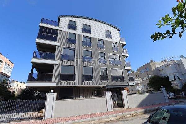 Apartments in a Complex near the Beach in Antalya Muratpaşa