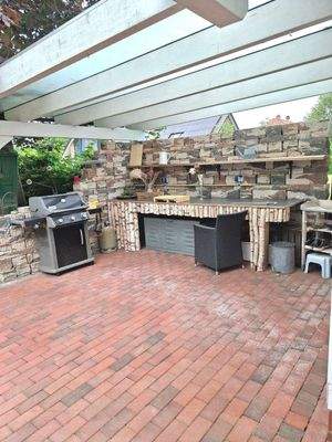 überdachte Outdoorküche