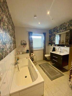 26) Bungalow, Badezimmer