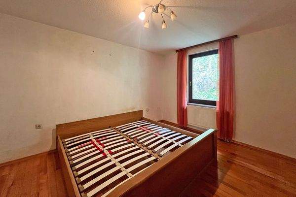 Schlafzimmer OG links