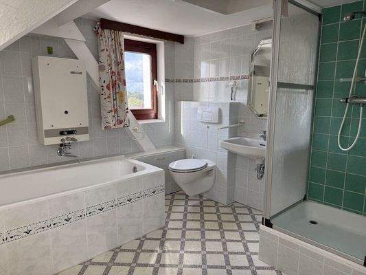 Dusch- und Wannenbad Dachgeschoss