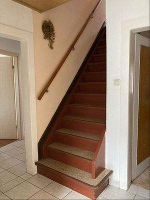 Flur / Treppenaufgang zum Obergeschoss