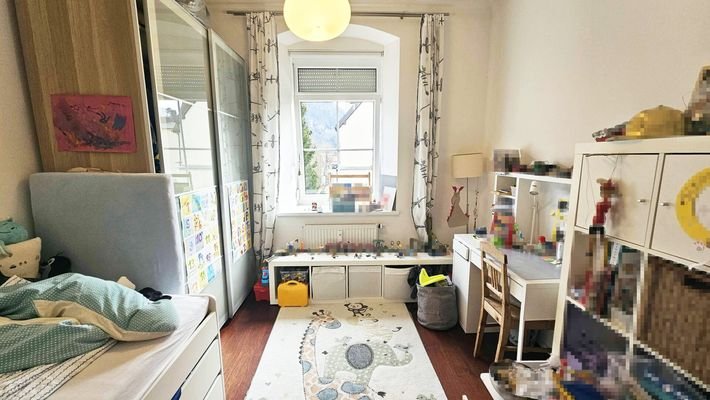 Zimmer 2, Hochwertige 3-Zimmerwohnung mit Carport