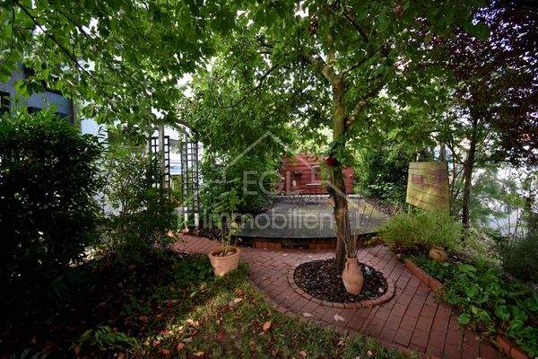 Privater Freisitz.jpg