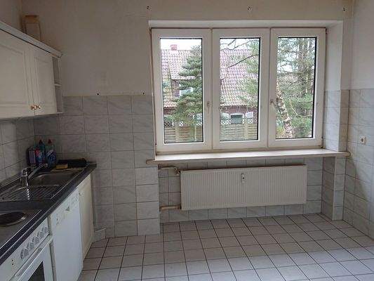 Küche (neue Einbauzeile wird noch eingesetzt)