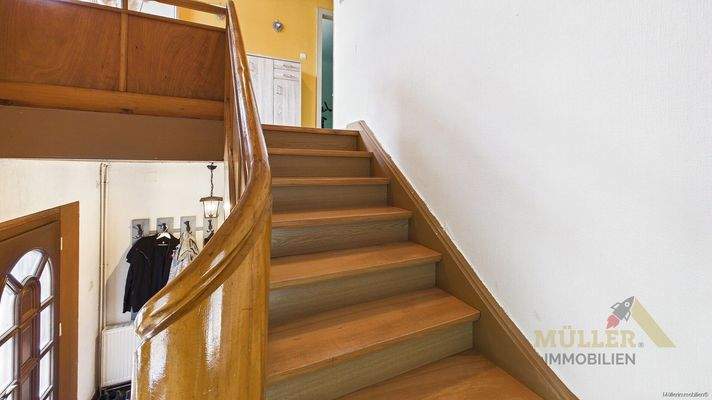 Treppenhaus zum OG