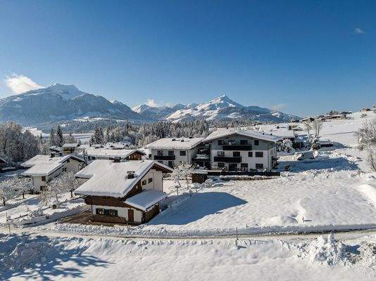 dji_fly_20231203_115800_83_1701602938736_aeb-HDR