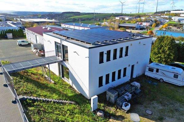 Seitenansicht Bürogebäude