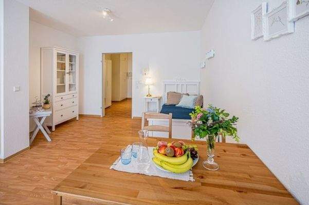 Blick zum Flur vom Wohnzimmer aus 