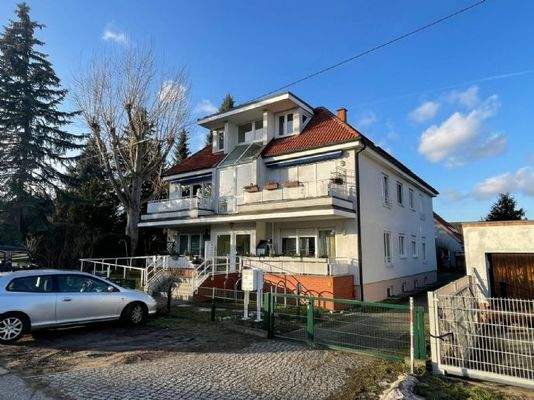 Fassade von der Husumer Straße