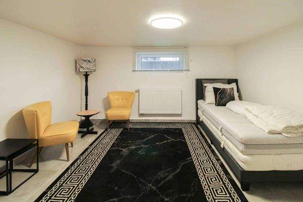 Schlafzimmer UG Vorderhaus