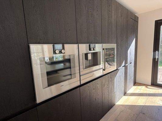 Küchenrückwand mit Speisekamme