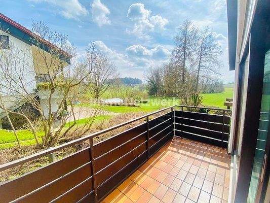 seitlicher Balkon vom Esszimmer mit Ausblick