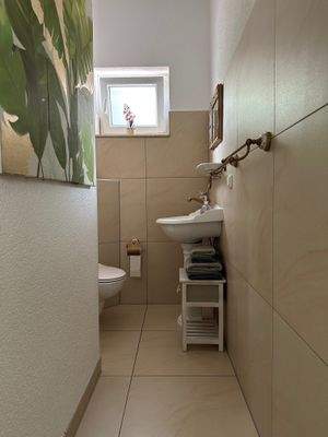 separates WC - Ferienwohnung im EG