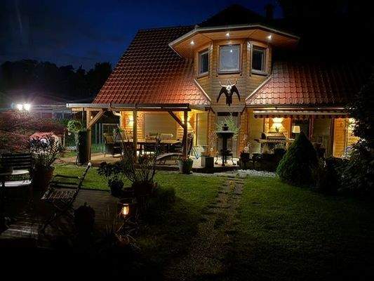 Gartenseite Nachtansicht