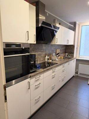 Diese Küche kann komplett vom Nochmieter erworben werden.