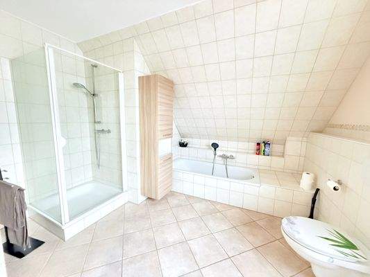 Bad Dachgeschoss 7,39 m²