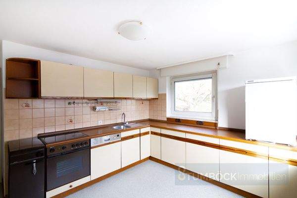 Küche mit Einrichtung