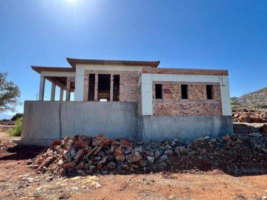 Kreta, Elounda: Rohbau - Luxusvilla mit atemberaubender Aussicht zu verkaufen