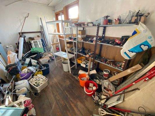 Noch unsanierter Bereich im 2. OG (3).jpg