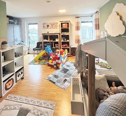 Kinderzimmer-1, Bild 3.JPG