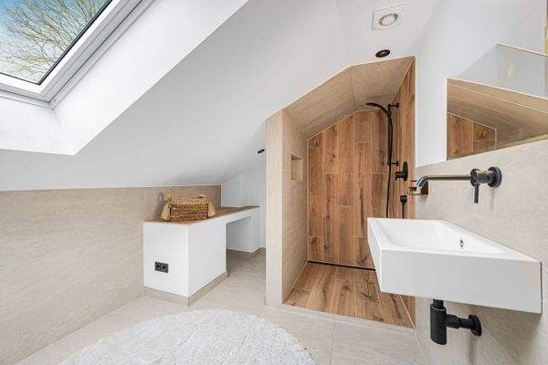 Badezimmer Dachgeschoss