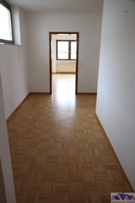 10 Diele Richtung Wohnzimmer.jpg
