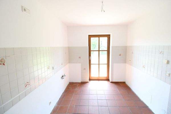 Küche mit Terrassenzugang