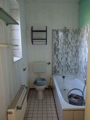 Haus 1 - Bad im Erdgeschoss.jpg