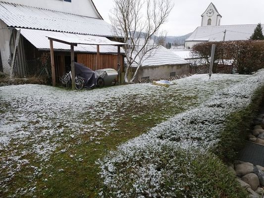 Nachbargrundstück