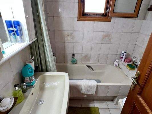 Kreta, Elounda: Wohnung im Zentrum mit Meerblick zu verkaufen