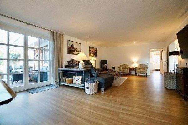 Wohnbereich mit Kamin