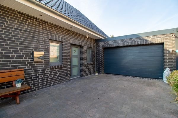 Einfahrt-Garage