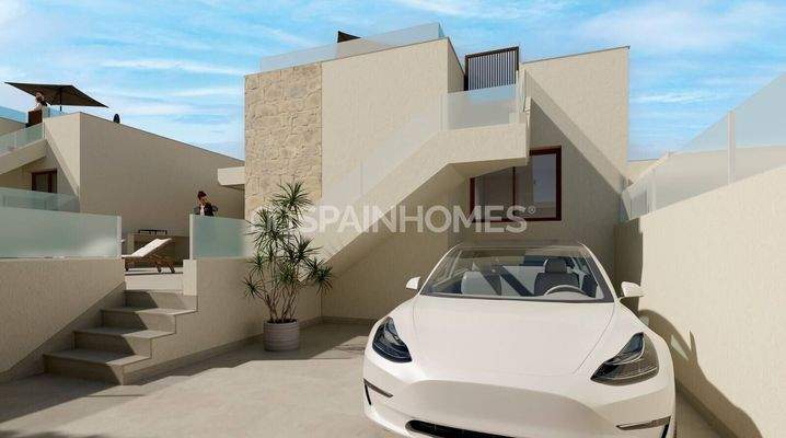 3-Bedroom Villas with Pools near the Golf Course in Rojales