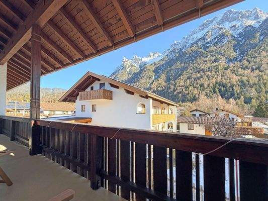 Süd/Ostbalkon mit traumhaftem Karwendelblick