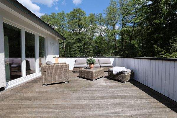 Highlight: eine große, uneinsehbare Dachterrasse