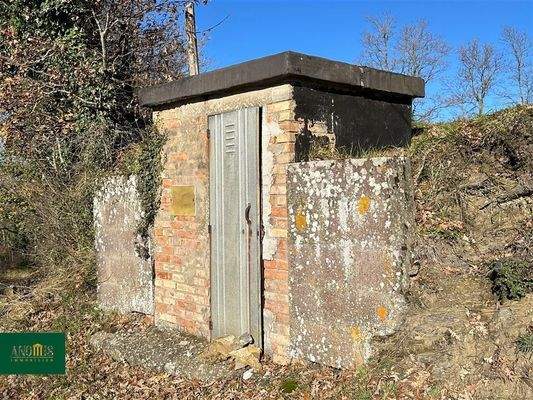 Strom und Wasser vorhanden