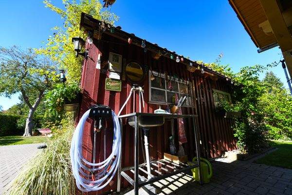 Outdoorwaschtisch an der Garage