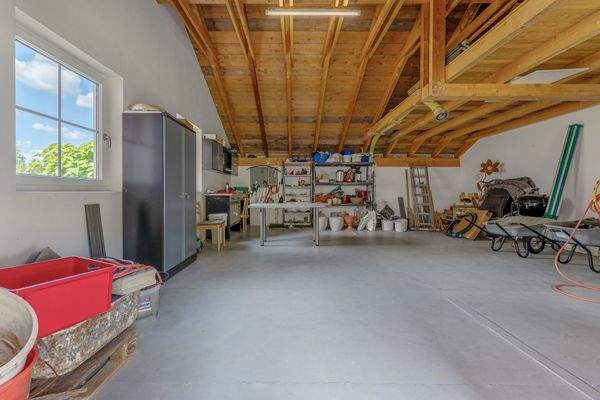 Werkstatt über Garage