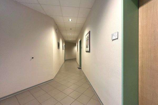 Flur zu den Wohnungen 1. OG Haus 1