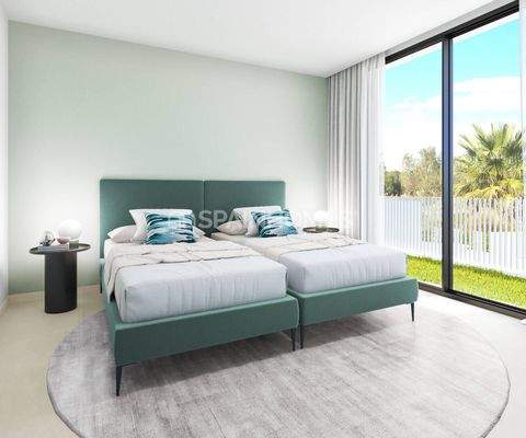 Detached Houses with Private Pools in Estepona Málaga