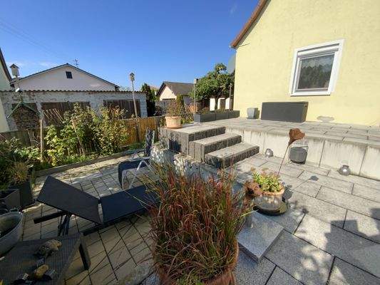 Gepflasterte Terrasse