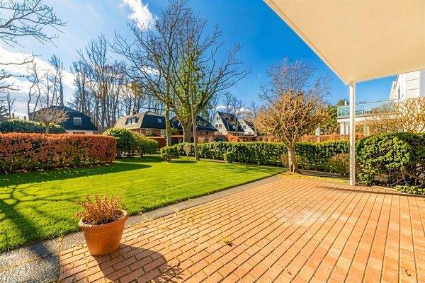 Garten - (KI generiert)