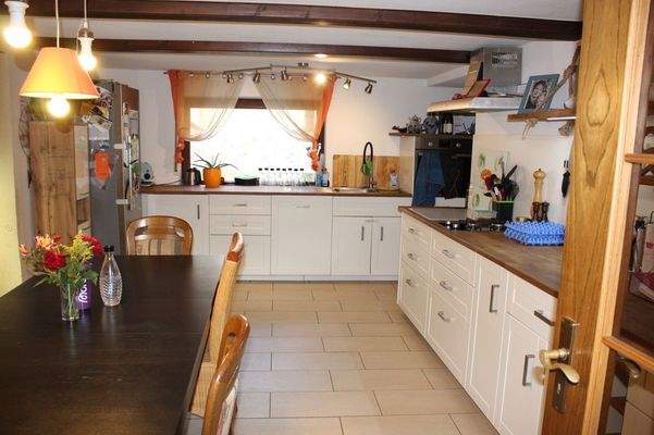 Große Essküche mit Speisekammer