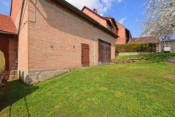 2-3885 - Scheune - Auto