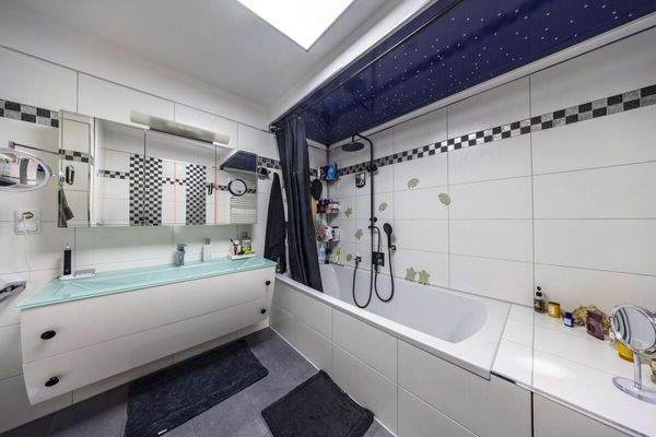 Wannenbad weitere Ansicht