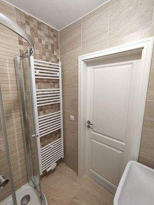 Badezimmer m. Handtuchtrockner